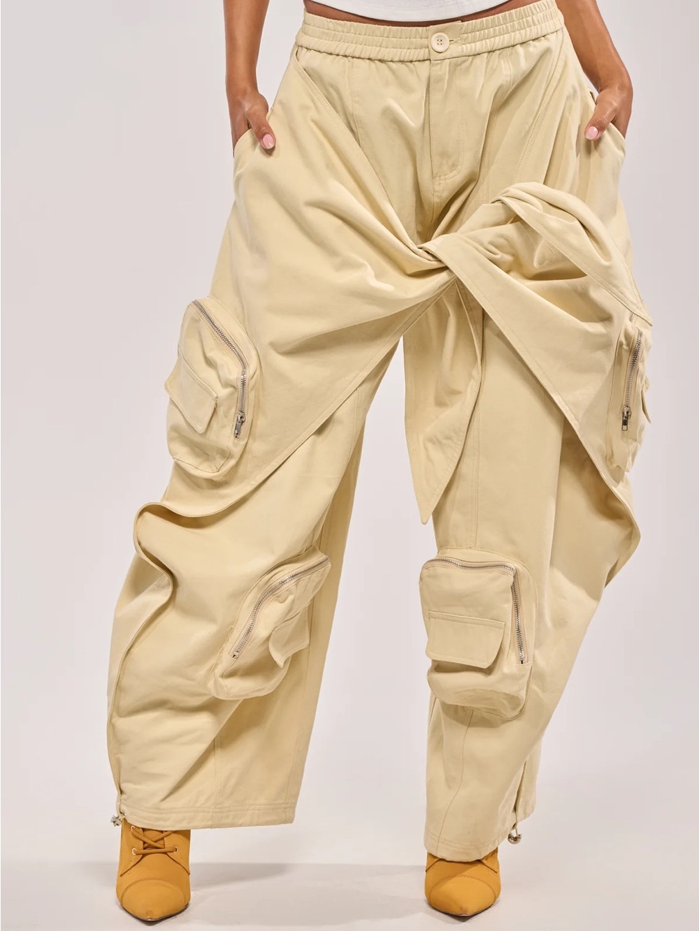 New! Akira butter yellow tie front pants